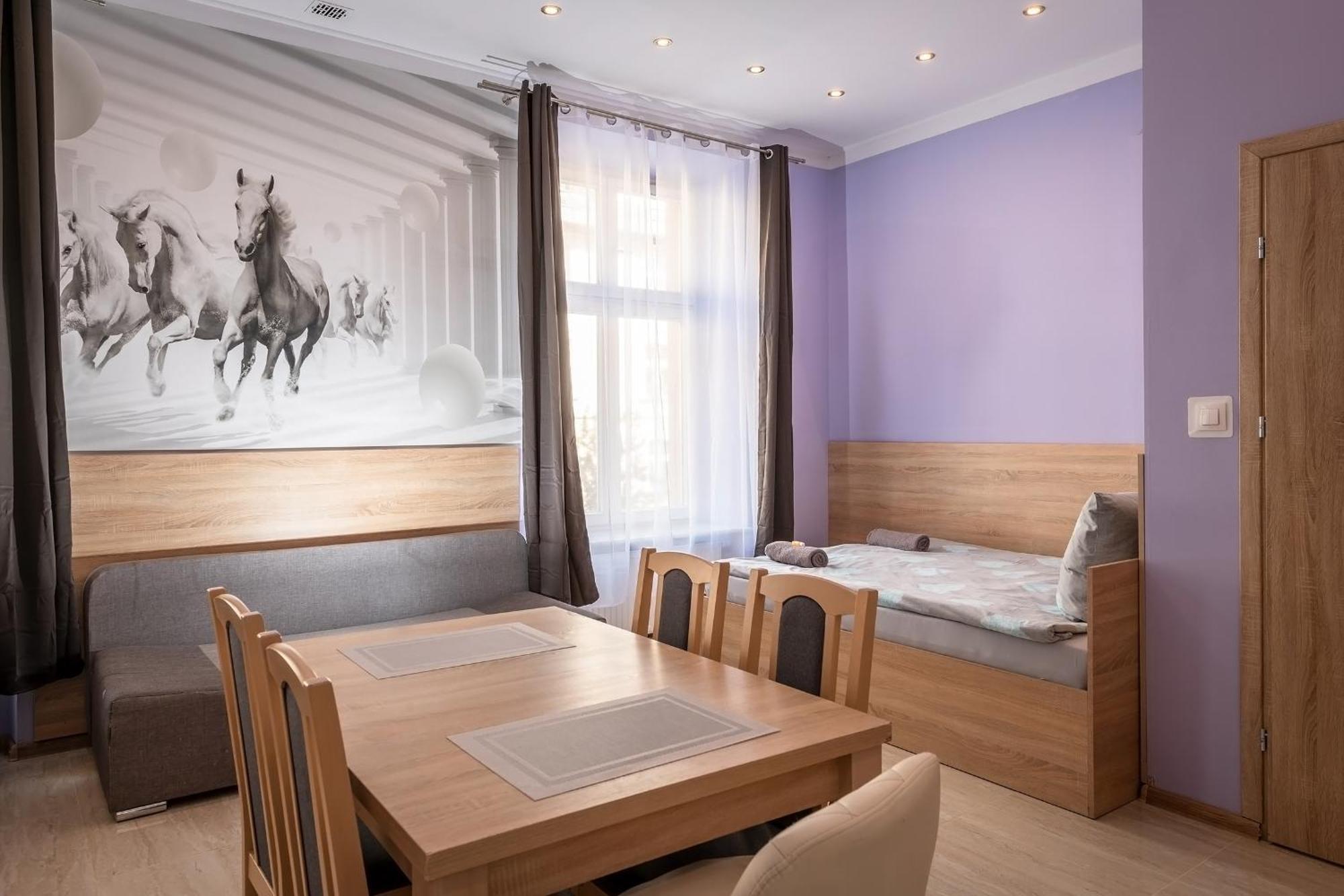 70S Hostel Krakow Bagian luar foto